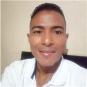 Experiencia en la materia con buen conocimiento y facilidad acompañado de paciencia para enseñar